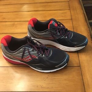 Men’s Saucony Size 12 Sneakers. Worn once!!!